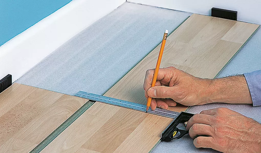 Laminate flooring layout with offcuts